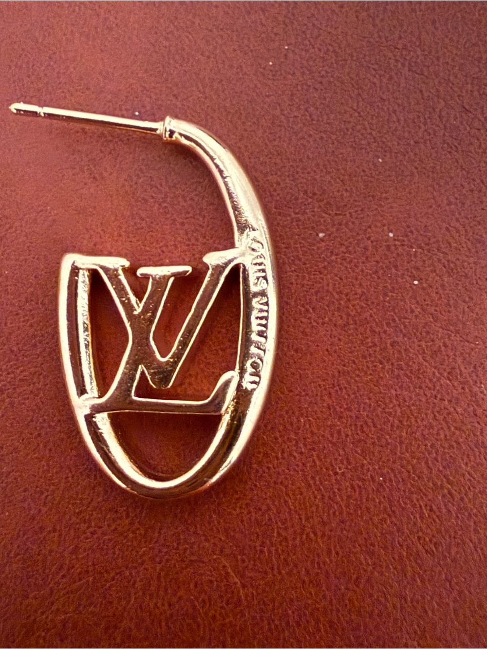Beautiful LV Style Open Hoop Earrings - Picture 4 of 4